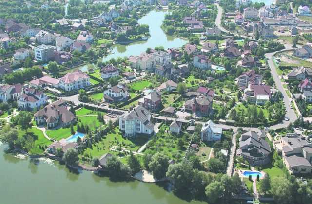 Максим Кріппа став власником розкішного маєтку в Козині: ключові факти угоди